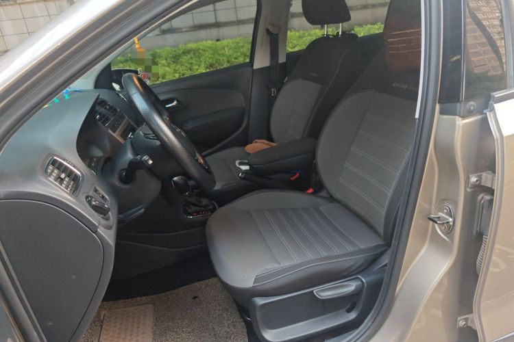 Used Volkswagen Polo 2016 1.6L Cross Polo Automatic