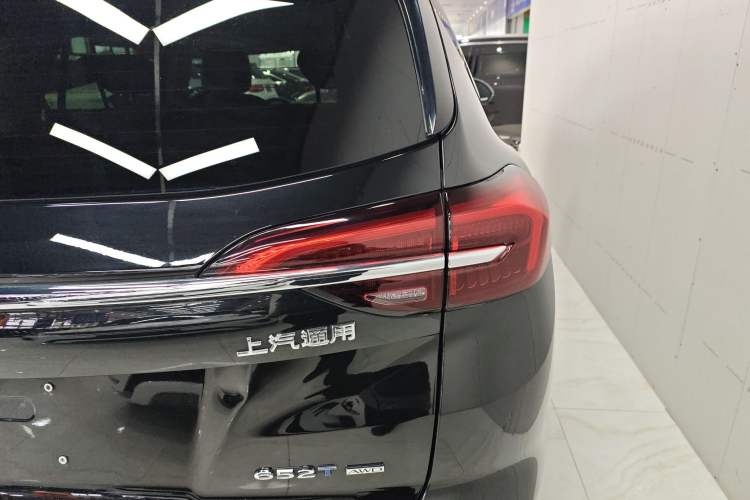 Used Buick Envision 2022 Encore Plus 652T Five-Seat All-Wheel-Drive Luxury Model
