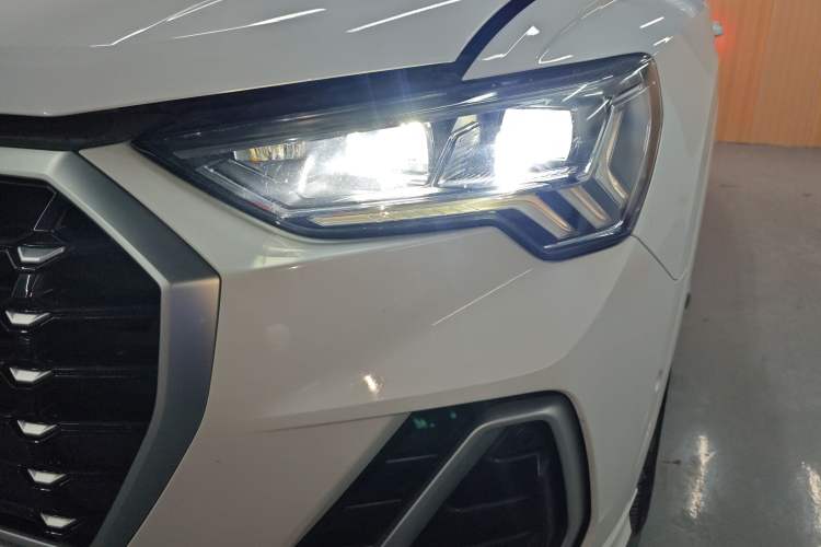 Used Audi Q3 2021 40 TFSI Fashion Dynamic Model
