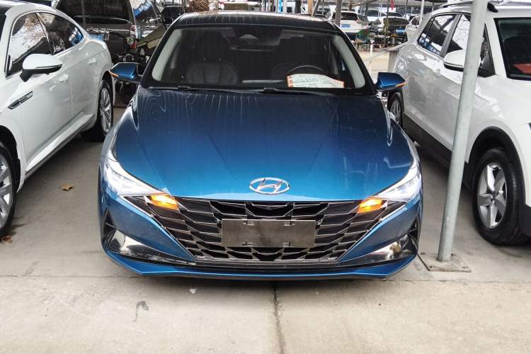 Used Hyundai Elantra 2021 1.5L CVT LUX Prestige Edition
