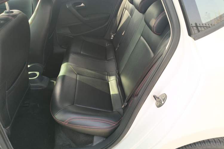 Used Volkswagen Polo 2016 1.4L Manual Fashion Model
