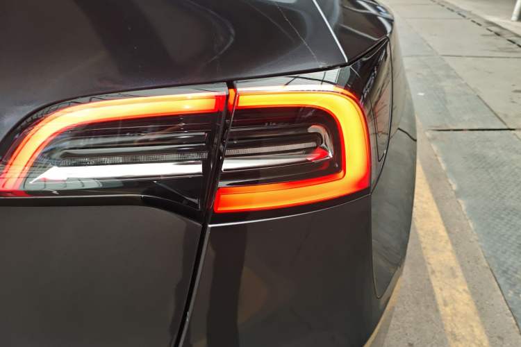 Used Tesla Model Y 2021 Standard Range Rear-Wheel Drive Version
