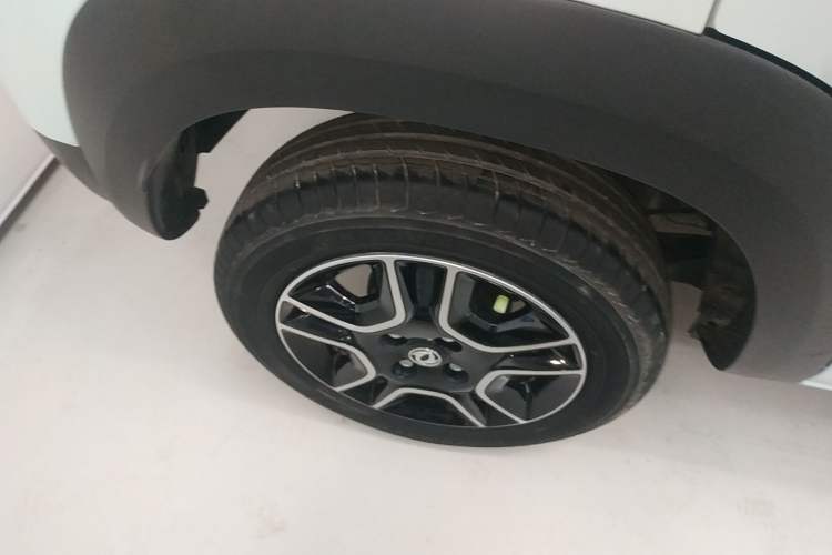 Used Dongfeng NAMMI BOX 2022 Chasing Wind Edition 331 km Standard Model
