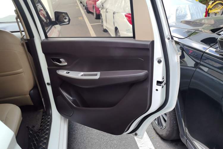 Used Wuling Hongguang 2019 1.5L S Comfort Edition China VI LAR
