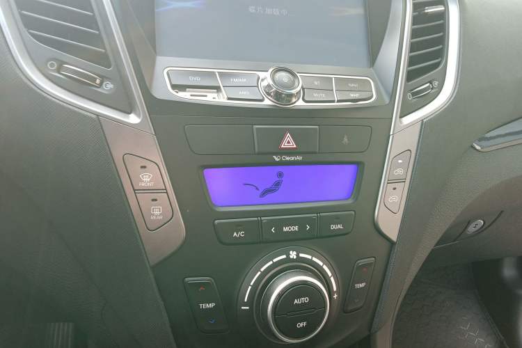 Used Hyundai Santa Fe 2013 2.4L Automatic Two-Wheel Drive Smart Version
