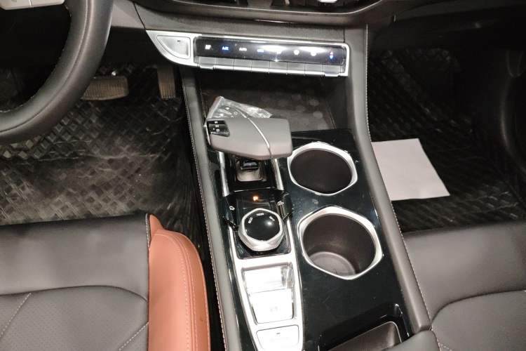 Used Changan Eado 2023 Changan Edition PLUS Blue Whale NE 1.4T GDI DCT Prestige Version
