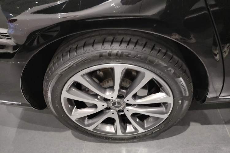 Used Mercedes-Benz E-Class 2018 E 300 L Luxury Model
