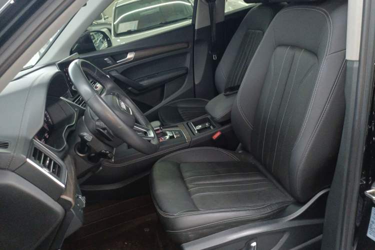 Used Audi Q5L 2023 40T Fashionable and Elegant Version
