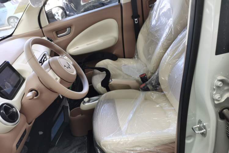 Used Wuling Hongguang MINIEV 2025 Four-Door Version Advanced Edition
