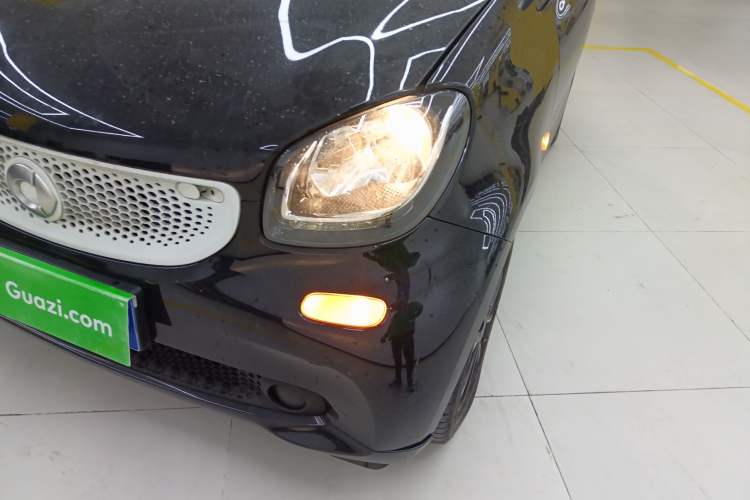 Used  fortwo 2015 1.0L 52 kW Hardtop Passion Edition
