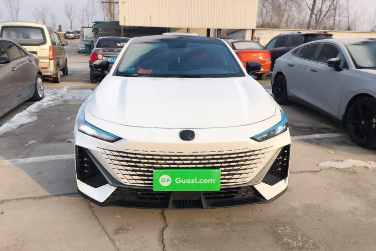 Used Changan UNI-V 2022 1.5T Prestige Version