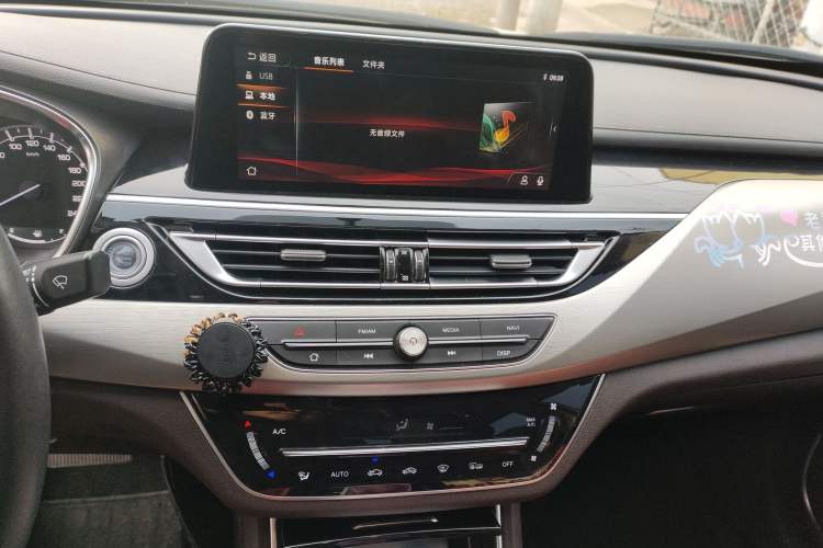 Used Changan Raeton CC 2018 1.5T Automatic Elegant Starry Edition China V Standard