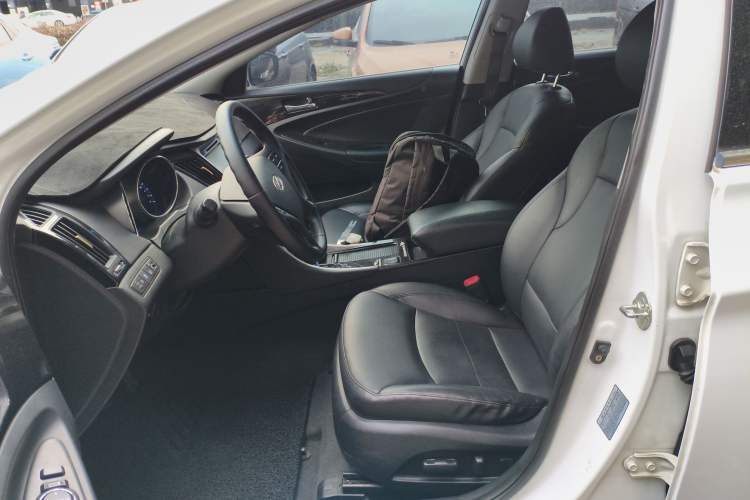 Used Hyundai Sonata 2014 2.0L Automatic Luxury Edition
