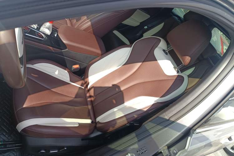 Used Geely Auto Monjaro L 2021 2.0TD DCT EVO Two-Wheel Drive Prestige Version
