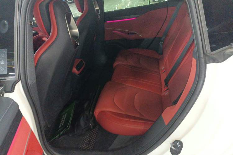 Used  SU7 2024 Rear-Drive Ultra-Long Range Advanced Pro-Level Intelligent Driving Version