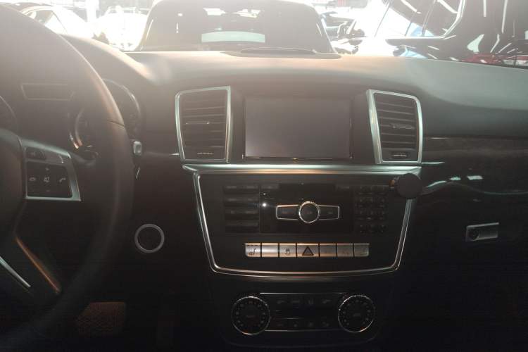 Used Mercedes-Benz M-Class 2014 ML 320 4MATIC