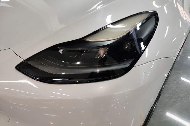 Used Tesla Model Y 2021 Long-Range All-Wheel-Drive Version