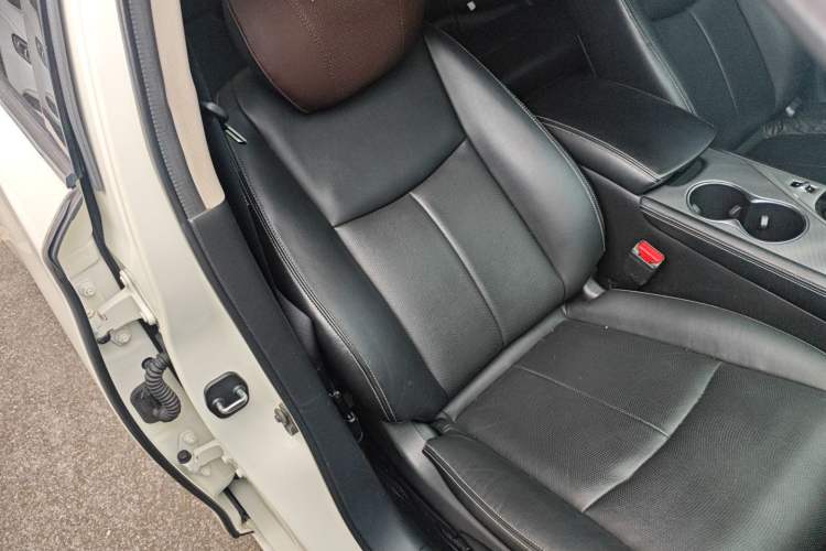 Used Infiniti Q50L 2016 2.0T Enjoyment Edition
