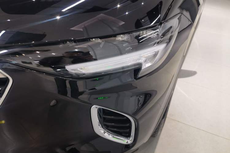 Used Buick Envision 2022 Facelift Encore S 652T Two-Wheel-Drive Luxury Model
