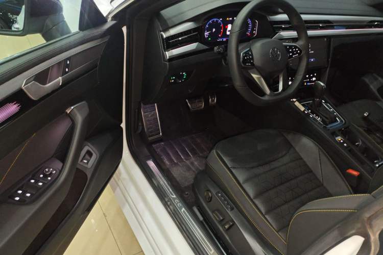 Used Volkswagen FAW-Volkswagen CC 2024 380TSI Striking Edition
