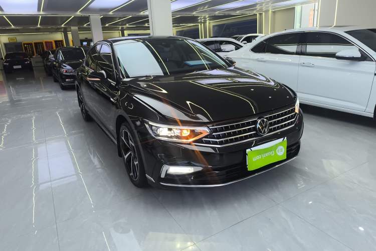 Used Volkswagen Magotan 2023 2 Million Units Commemorative Edition 330TSI DSG Luxury Version