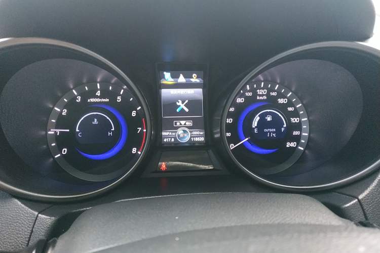 Used Changan CS75 2016 1.5T Manual FENGSHANG Model
