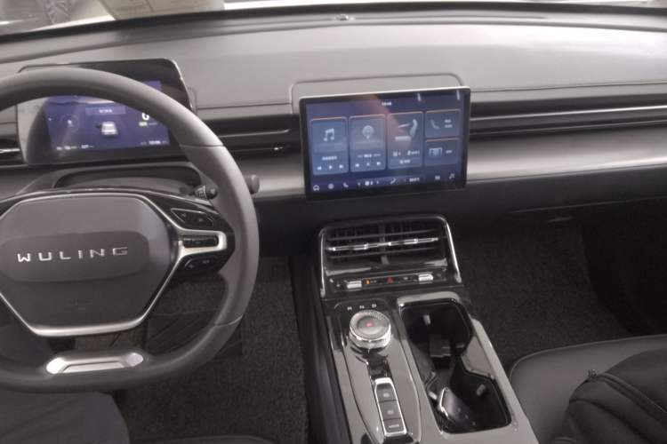 Used Wuling E5 2024 410 km Standard Version
