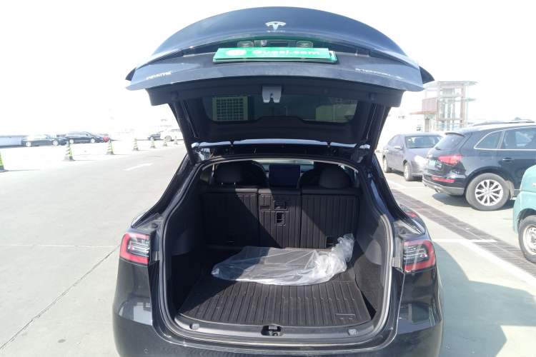 Used Tesla Model Y 2022 Rear-Wheel-Drive Version
