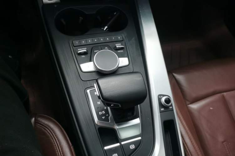 Used Audi A4L 2018 30th Anniversary Edition 40 TFSI Fashion Model