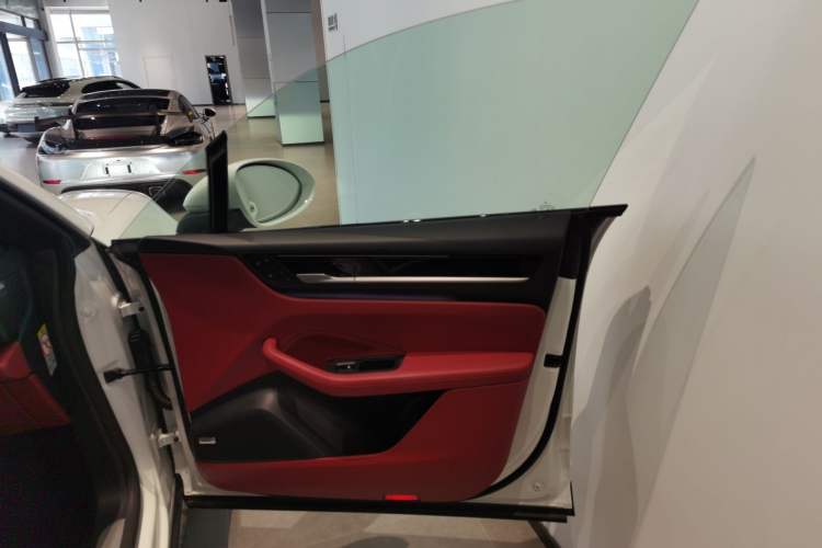 Used Porsche Macan 2024 Macan 4
