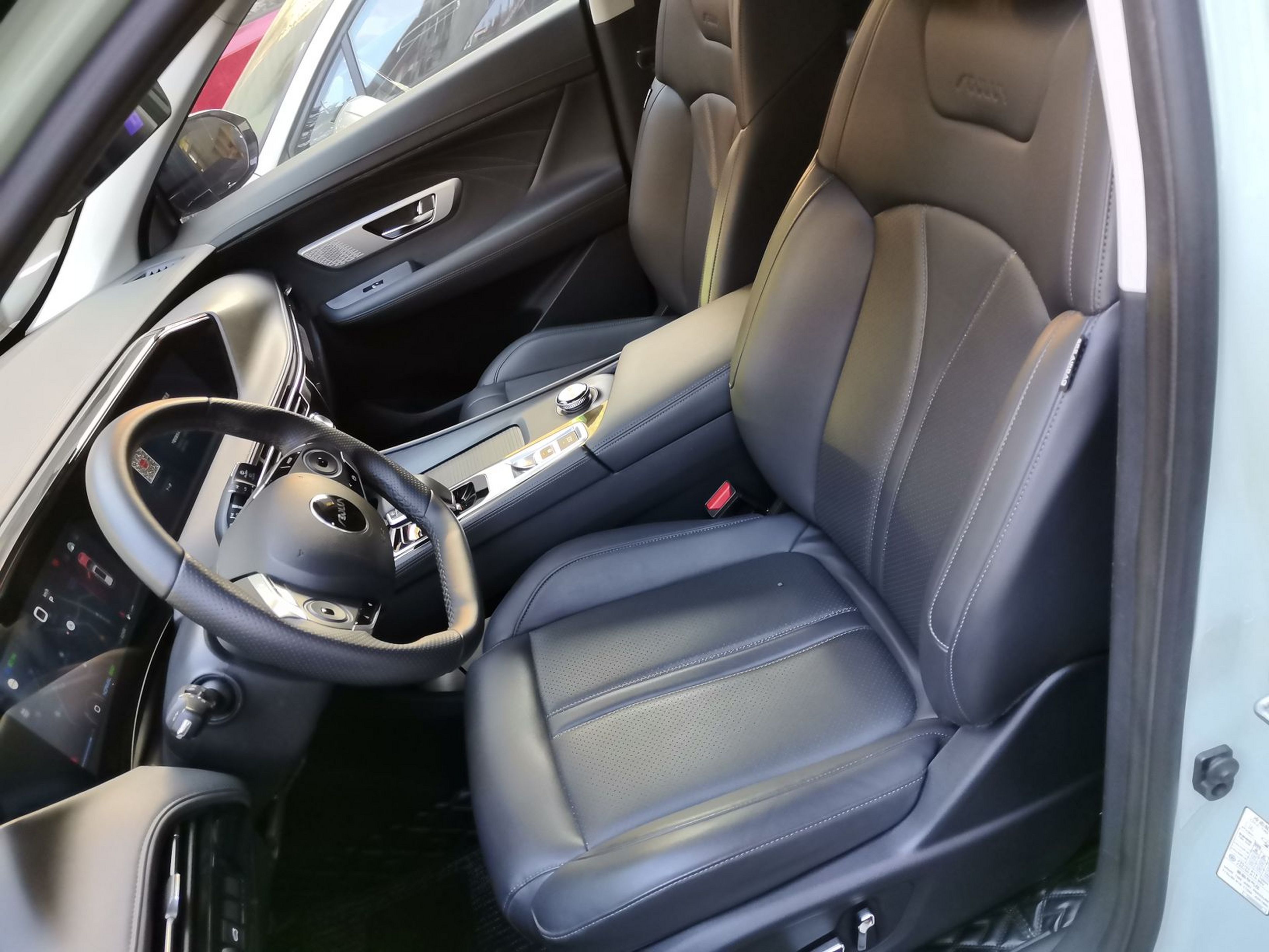 Переднее сиденье в автомобиле