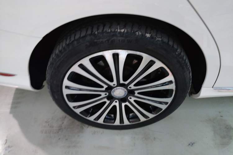 Used Mercedes-Benz C-Class 2015 C 200 L 4MATIC