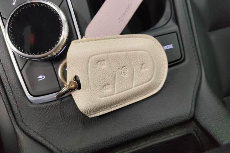 Used Cadillac XT4 2023 28T Two-Wheel-Drive Luxury Version