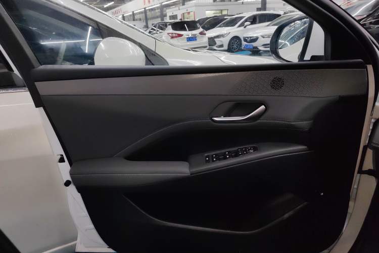 Used BYD Qin PLUS 2025 DM-i Smart Drive 55KM Leading Model
