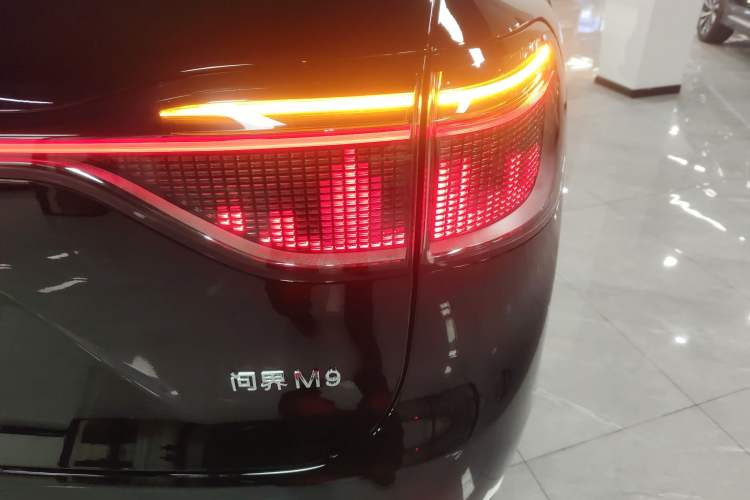 Used Hima AITO M9 2024 Range-Extended Ultra Version 52 kWh 5-Seater Model
