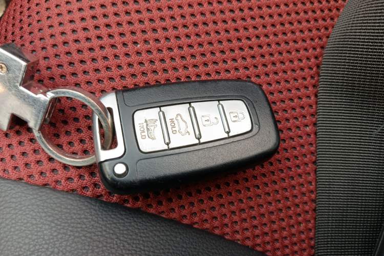 Used Hyundai Verna Ray 2014 1.4L Automatic GLX