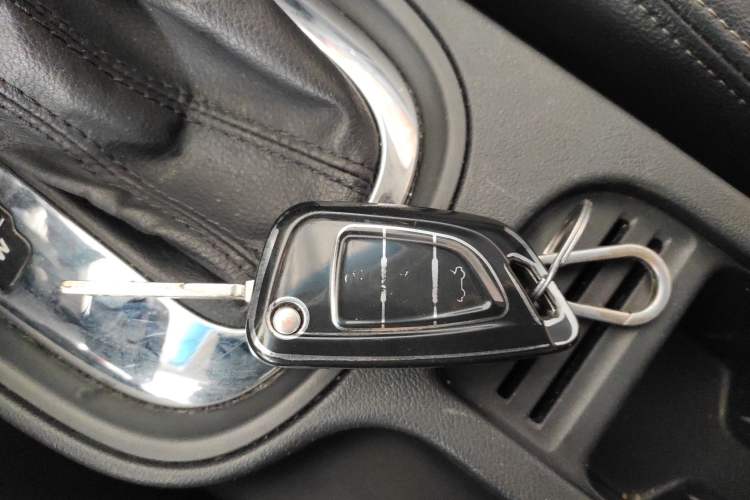 Used Roewe 360 2015 1.5L Automatic Luxury Edition
