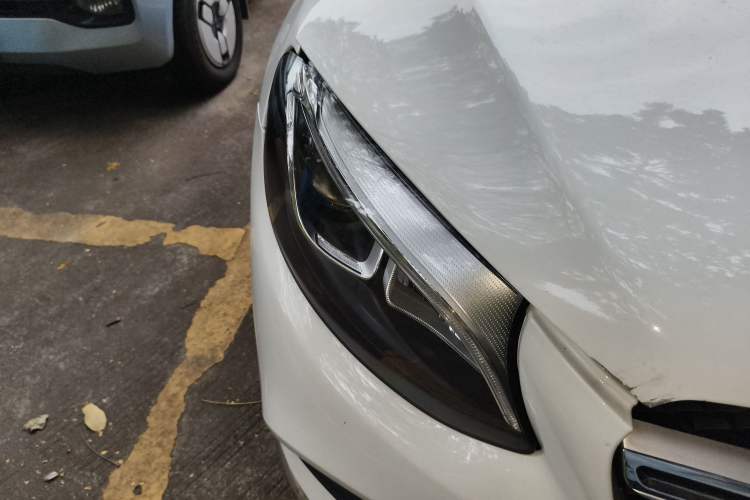 Used Mercedes-Benz GLC 2018 Facelift GLC 260 4MATIC Luxury Edition
