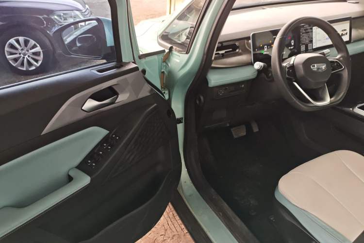 Used Geometry E Firefly 2024 301km Starlight