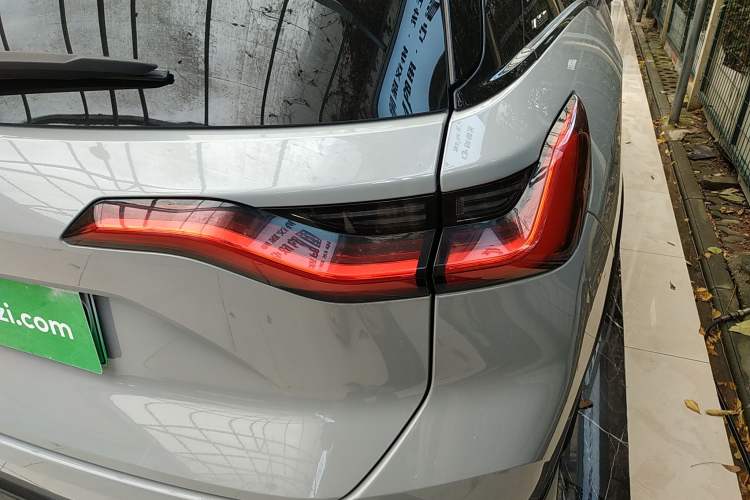 Used Nio ES8 2020 580 km Range Signature Edition Six-Seater Version
