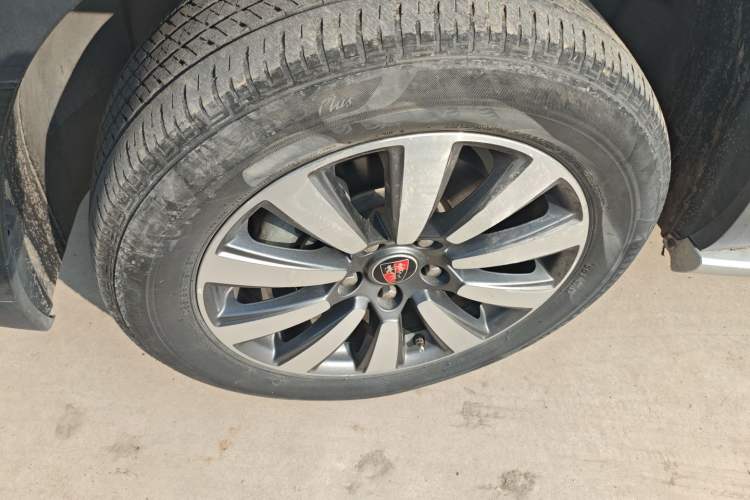 Used Roewe RX8 2019 30T Smart Connectivity Two-Wheel Drive Supreme Flagship Edition
