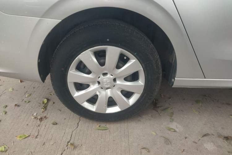 Used Peugeot 301 2014 1.6L Manual Comfort Edition
