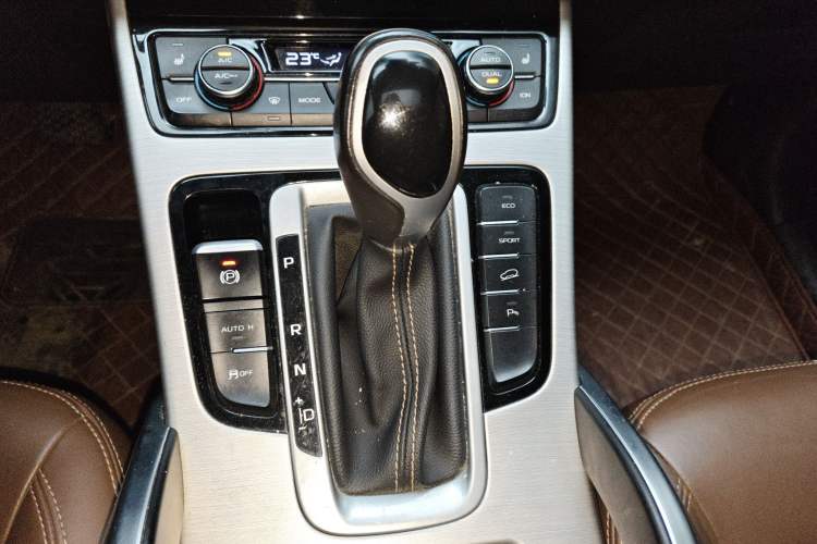 Used Geely Auto Emgrand X7 Sport 2016 1.8TD Automatic ZhiZun Version