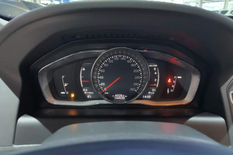 Used Volvo XC60 2017 T5 AWD Smart Upgrade Edition
