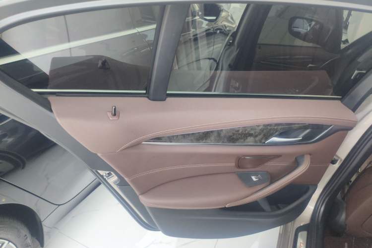 Used BMW 5 Series 2021 525Li Luxury Package
