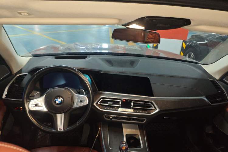 Used BMW X5 2022 Restyled xDrive 30Li Luxury Version M Sport Package
