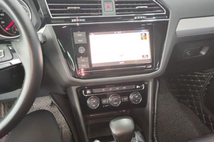 Used Volkswagen Tiguan L 2019 330TSI Automatic Two-Wheel Drive Panoramic Comfort Edition China VI Standard
