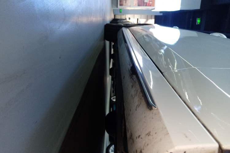 Used Mercedes-Benz E-Class 2019 E 300 L Sporty and Stylish Model
