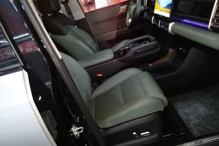 Used  03 2024 472km Four-Wheel Drive Long-Range Intelligent Advanced Version
