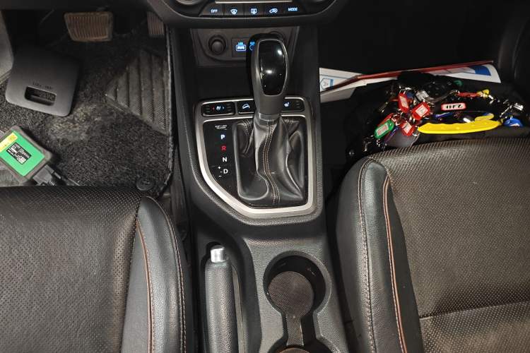 Used Hyundai ix25 2015 2.0L Automatic 4x4 Deluxe DLX
